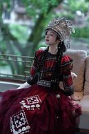 Fenghuang Yiquan River View B&B