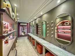 ARNI HER Ladies Hotel