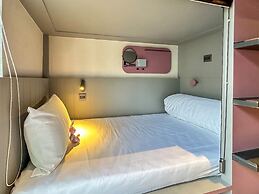 ARNI HER Ladies Hotel