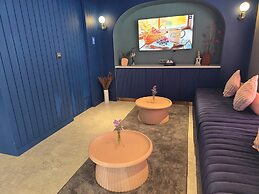 ARNI HER Ladies Hotel