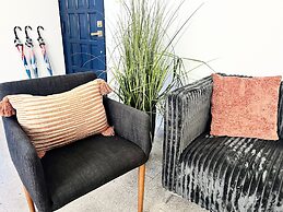 3BR 2BA Balconies Hip Lo za Beach Caf s