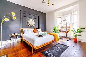 Prime Location Top Rated Clean Parking Free