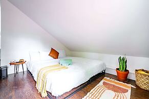 Prime Location Top Rated Clean Parking Free