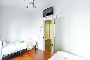 Prime Location Top Rated Clean Parking Free