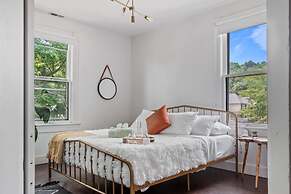 Prime Location Top Rated Clean Parking Free