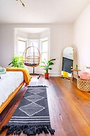 Prime Location Top Rated Clean Parking Free