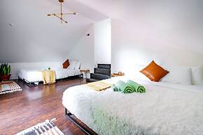 Prime Location Top Rated Clean Parking Free