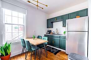 Prime Location Top Rated Clean Parking Free
