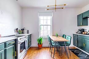 Prime Location Top Rated Clean Parking Free