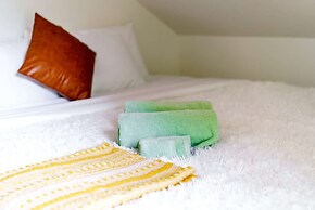 Prime Location Top Rated Clean Parking Free