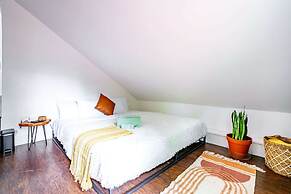 Prime Location Top Rated Clean Parking Free