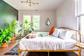 Prime Location Top Rated Clean Parking Free