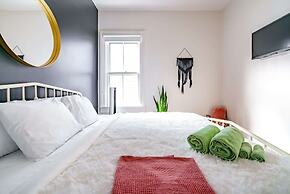 Prime Location Clean Top Rated Free Parking