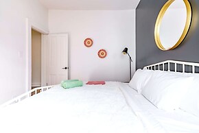 Prime Location Clean Top Rated Free Parking