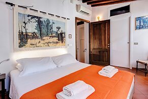 Farinata Apartment by Mamo Florence