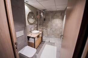 ABCD Hotel-Restaurant