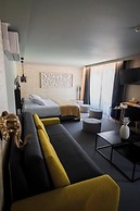 ABCD Hotel-Restaurant