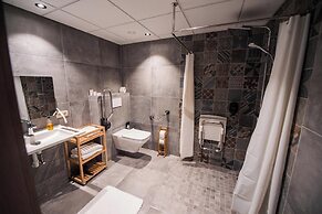 ABCD Hotel-Restaurant