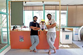 Hostel De Offlanders Rishikesh • Stay • Connect • Explore