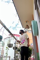 Hostel De Offlanders Rishikesh • Stay • Connect • Explore