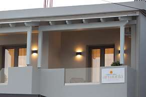Armonia Seaview Suites