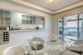 Sea View Apt w/ BBQ in Itapema Dnl0602