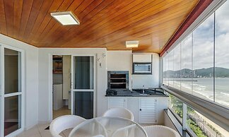 Sea View Apt w/ BBQ in Itapema Dnl0602