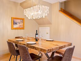 Glacier Suite at Snowberry