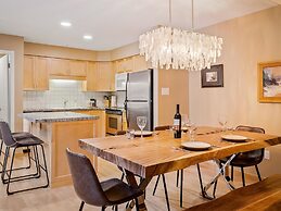 Glacier Suite at Snowberry