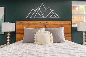 Misty Mountain at Marketplace Lodge