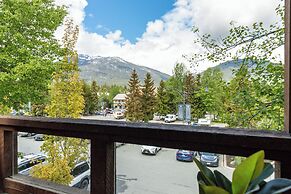 Misty Mountain at Marketplace Lodge