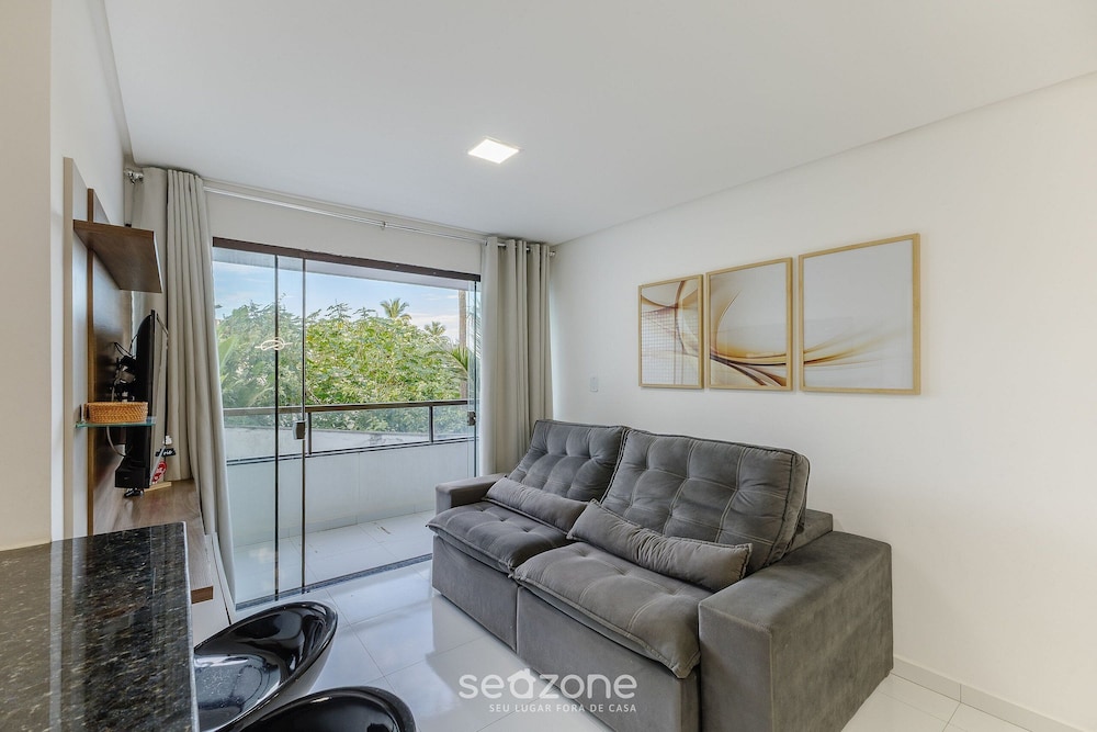 Apartment in Building With Swimming Pool Blt0007
