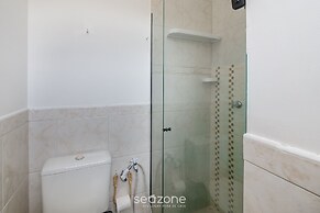 Spacious House w/ Pool in Guarajuba Cag0003