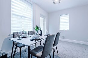 2 Droylsden Road