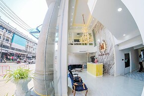 The MACEO Hotel