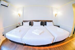 The MACEO Hotel