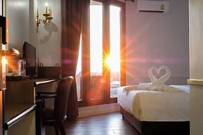 The MACEO Hotel