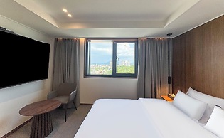 RAMPART HOTEL