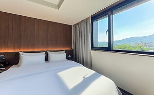 RAMPART HOTEL