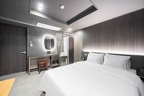 RAMPART HOTEL