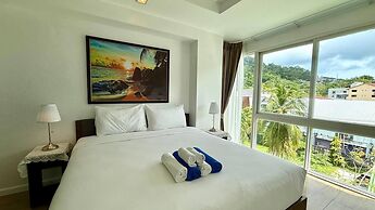 6-20 - 2 Bdr Condo With Balcony and Shared Pool