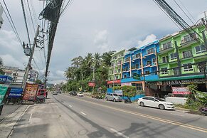 6-20 - 2 Bdr Condo With Balcony and Shared Pool
