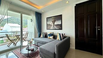 6-20 - 2 Bdr Condo With Balcony and Shared Pool
