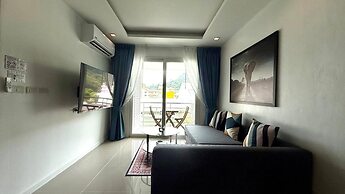 6-20 - 2 Bdr Condo With Balcony and Shared Pool