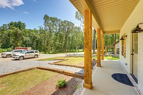 Walk to Sports Complex: Home in Millbrook!