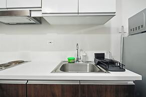 Room-sleek Studio With City Views on the