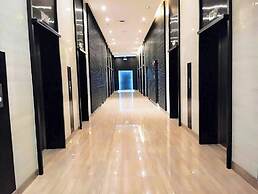 Room-sleek Studio With City Views on the