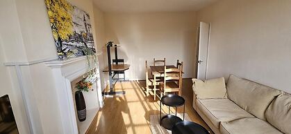 Brondesbury Apartment