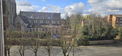 Brondesbury Apartment