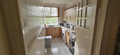 Brondesbury Apartment
